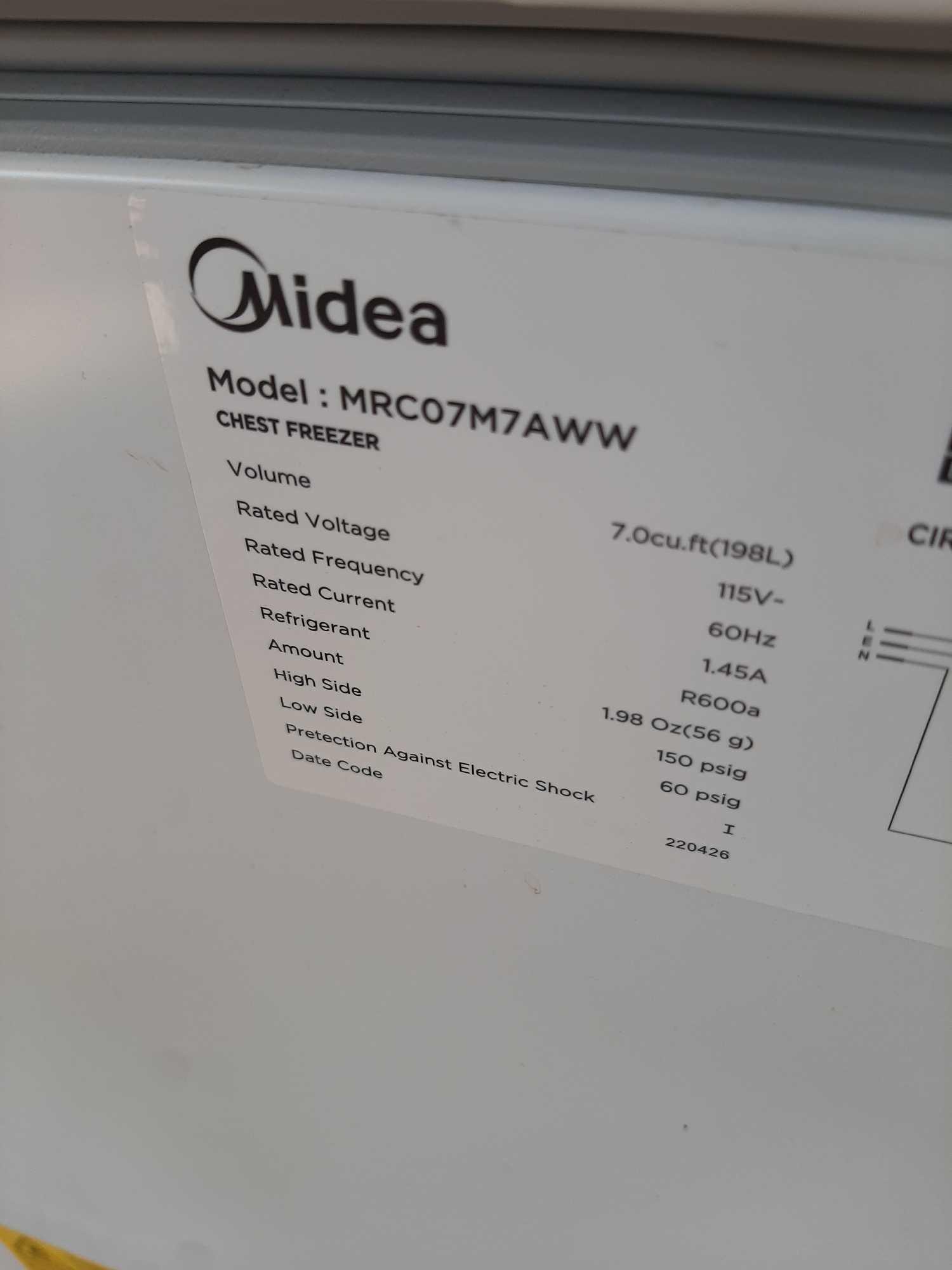 Midea 7.0 cu. ft. Convertible Chest Freezer*COLD*PREVIOUSLY INSTALLED*