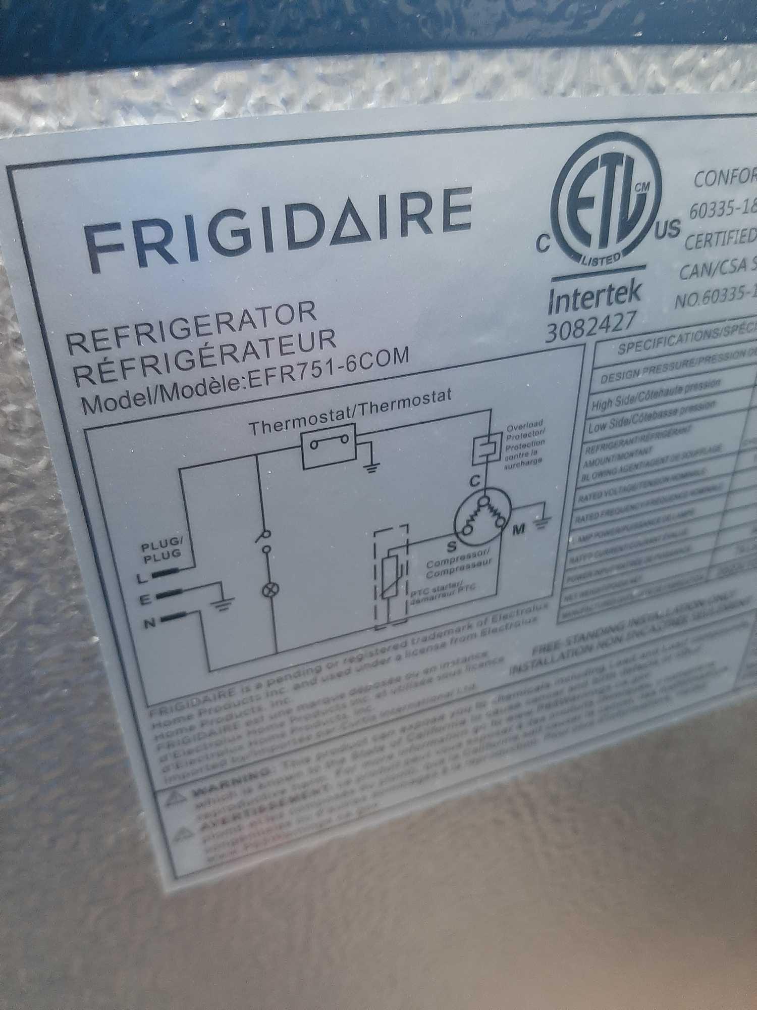 Frigidaire 7.5 cu. ft. Mini Refrigerator with Top Freezer*COLD*PREVIOUSLY INSTALLED*BROKEN HANDLE*