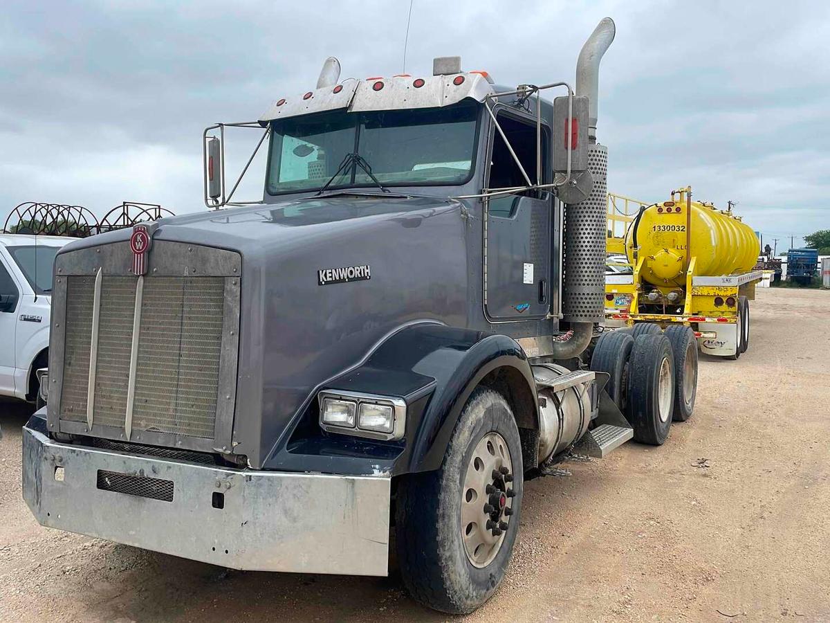 2004 KENWORTH  T800