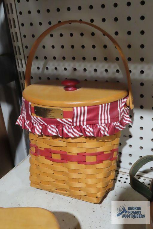 Longaberger 1998 Christmas basket