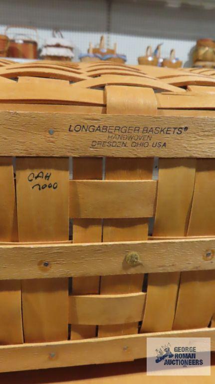 Longaberger 2000 leather handled basket