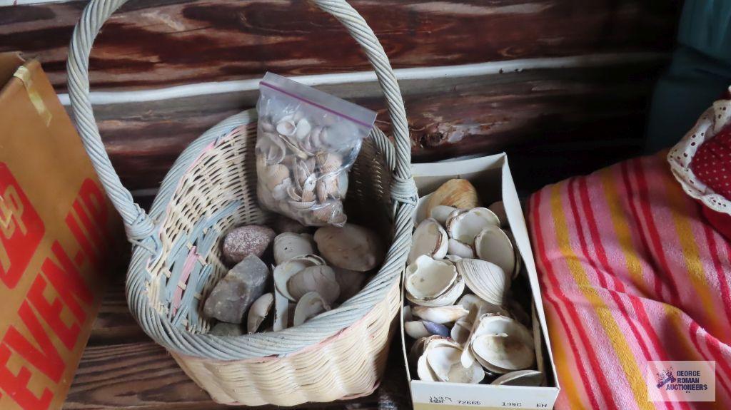 Thermometer. Decorative pillows. Shells.