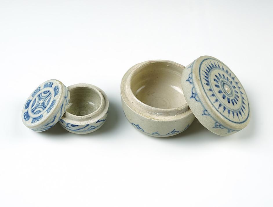 Pair of lidded ceramic containers from the Hoi An Hoard. Largest is 2 1/8".