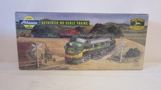 New Old Stock 1998 Athearn Authentic HO Scale John Deere F7B Locomotive