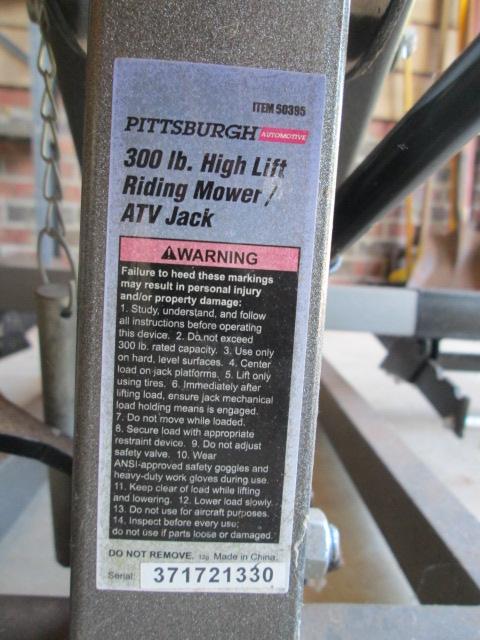 Pittsburgh 300lb. lawnmower Lift