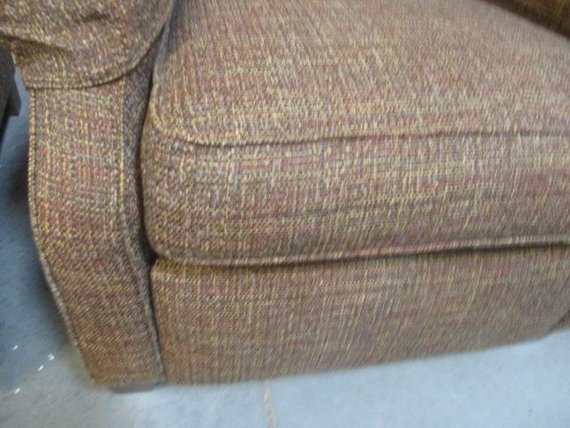 King Hickory Manual Recliner w/tweed upholstery