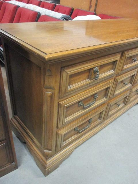 Thomasville 9 Drawer Dresser