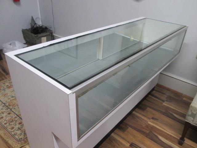 Illuminated Store Locking Display Case