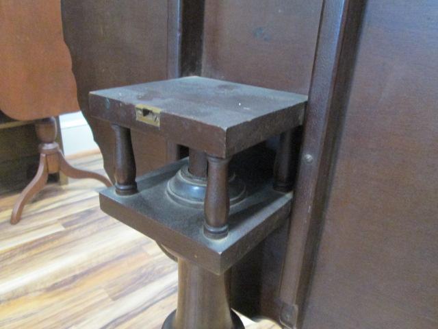 Mahogany Pie-Crust Tilt Top Table with Carved Ball and Claw Feet