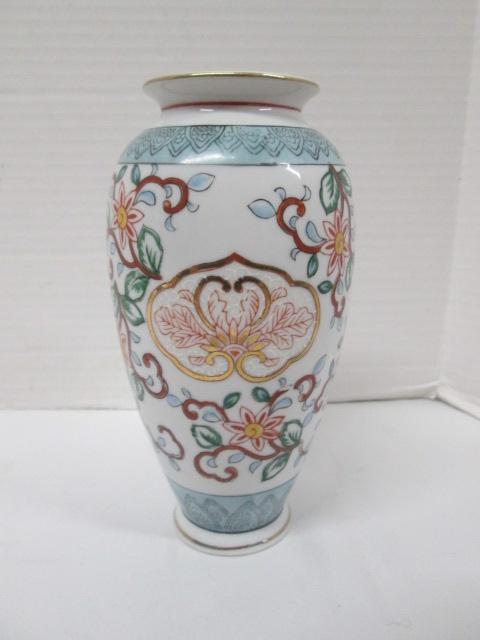 Hand Decorated Japanese Porcelain Bowls and Vase