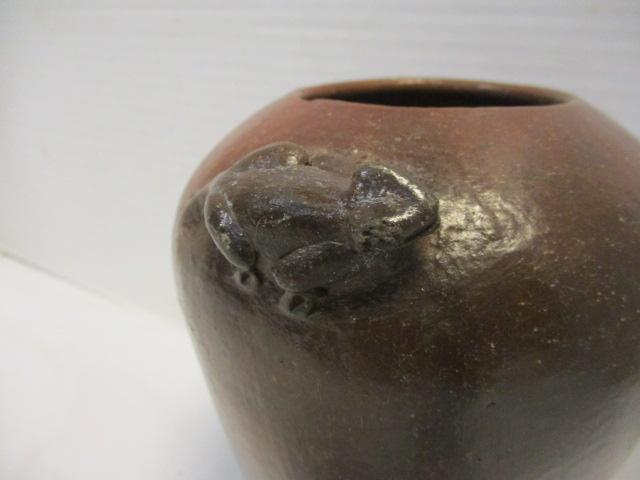 Stoneware Vase with Applied Gecko