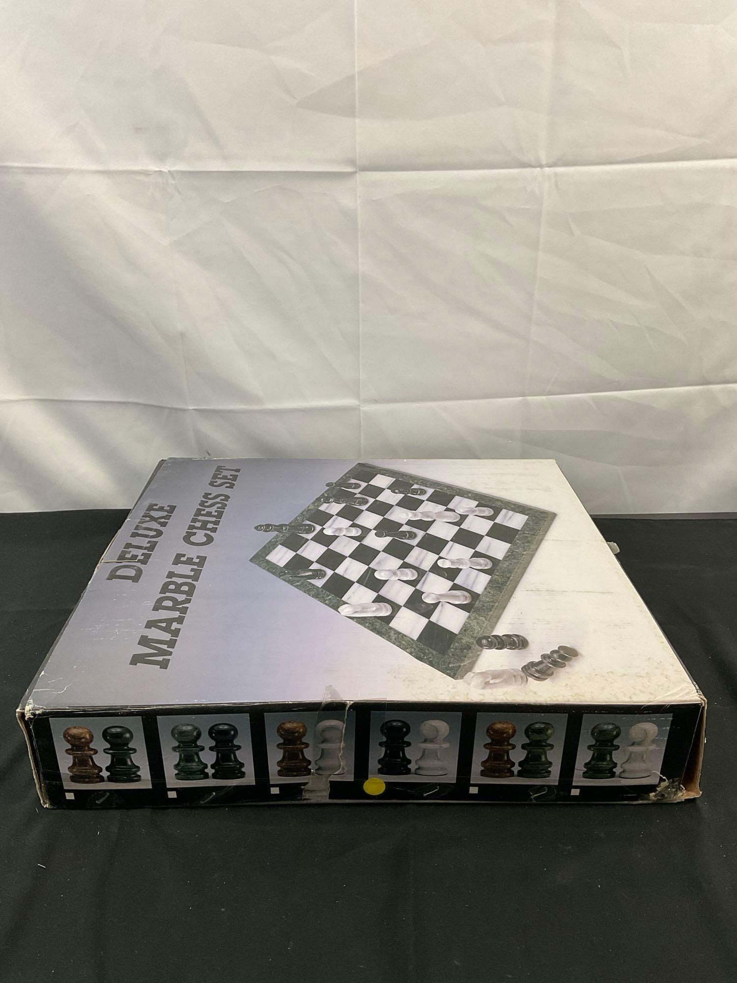 Vintage Deluxe Black & White Marble Chess Set. All Pieces Present. Condition is Excellent. NIB. See