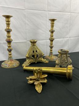 6 pcs Vintage Brass Assortment. 5 pcs Candlestick Holders, 1x Hose Nozzle. See pics.