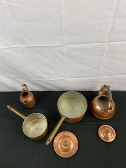 4 pcs Vintage Copper Cookware. 1x Copper Kettle, 2x Copper Pots, 1x Copper Jug. See pics.