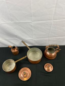 4 pcs Vintage Copper Cookware. 1x Copper Kettle, 2x Copper Pots, 1x Copper Jug. See pics.