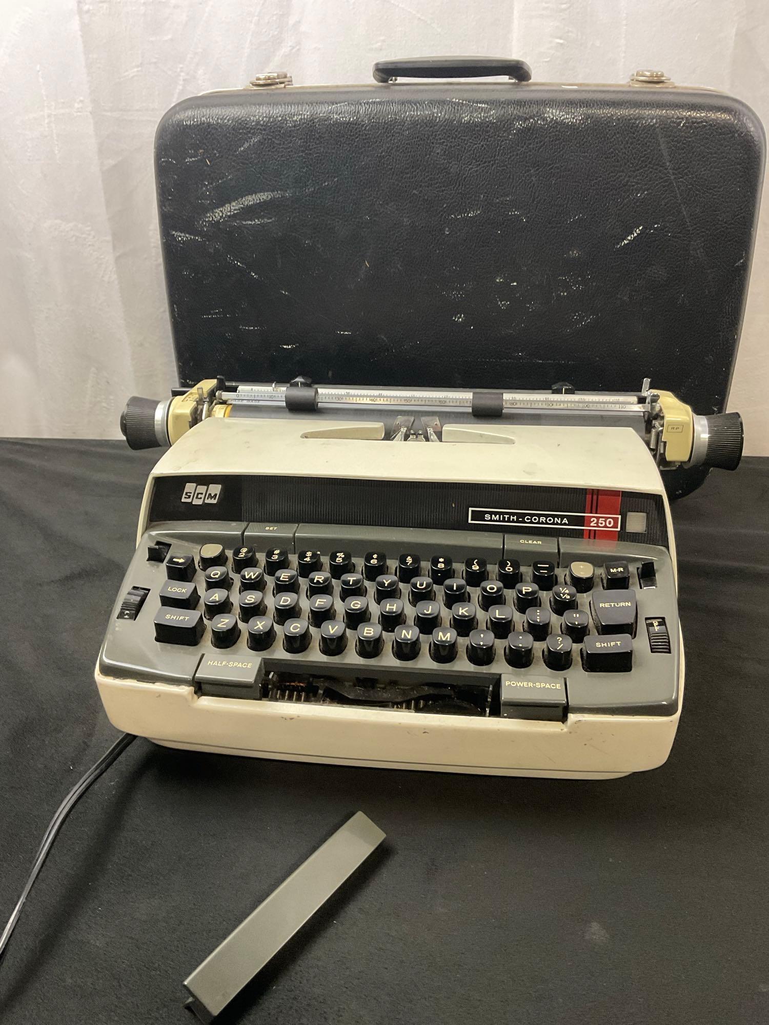 Smith & Corona 250 Electric Typewriter with Case