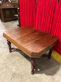 Antique Split Base Americana Wooden Dining Table w/ Fold Out Leaf. See pics.