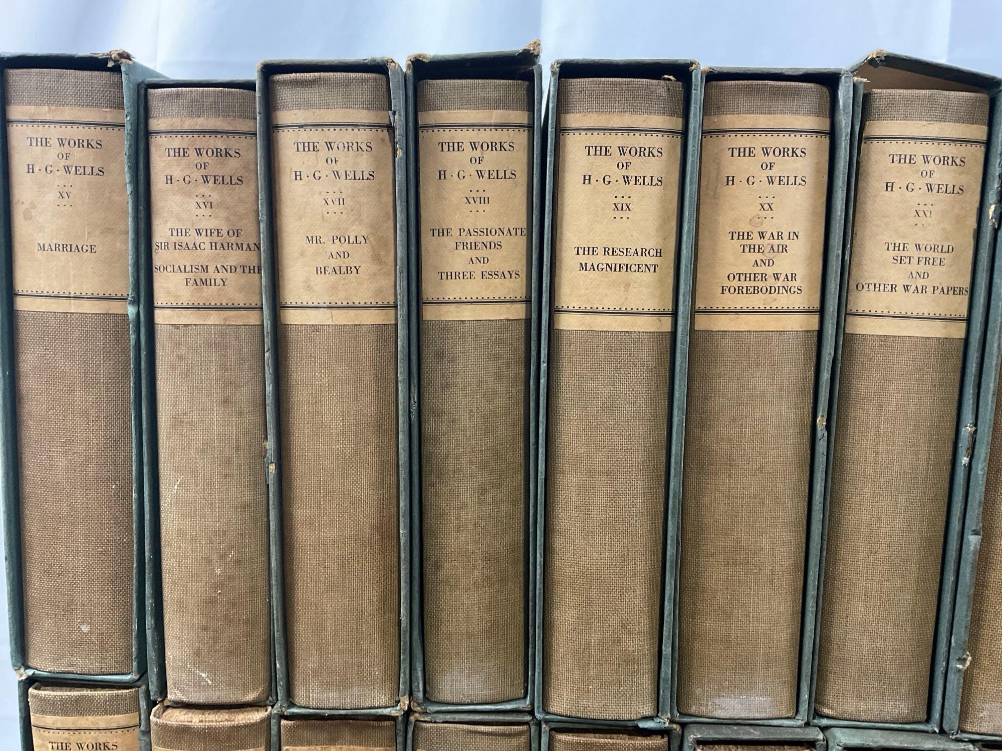 Signed The Works of H.G. Wells Atlantic Edition, LE #d 894/1050 for America, 28 volumes, full set
