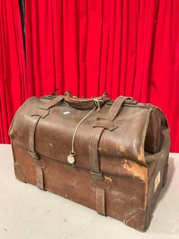 WWI / WWII Era Caramel Brown Leather Locking Men's carry bag w/ Key & Original Brass Accents.