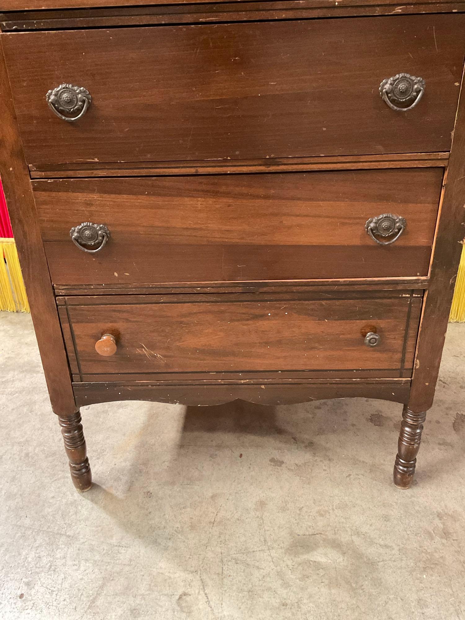 Vintage Wooden Chest of Drawers w/ 4 Drawers. 2 Replacement Knobs. Stands 43.5" Tall. See pics.