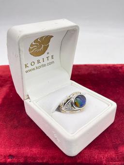 Stunning 18k white gold Korite Ammolite ring sz 7 with gold stitch detail and lovely setting