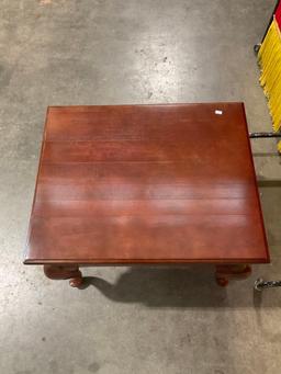 Vintage Universal Furniture Co. Wooden Side Table w/ 1 Drawer & Cabriole Legs. See pics.