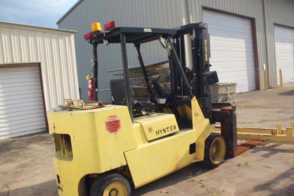 Hyster XL, 12000lb Forklift, Propane, Solid Tires, Triple Stage Mast, w/Sid