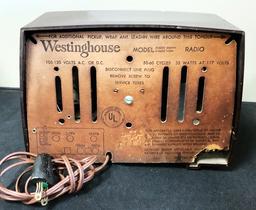 Westinghouse 1952 Radio - Bakelite Case, Model H-365T5, 9"x5½"x6¼"