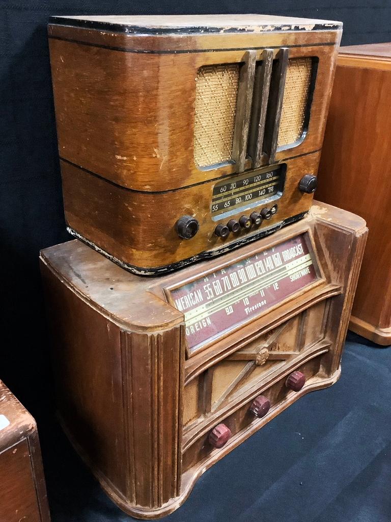 Firestone Radio - Wood Case, Model 4A20, 16"x9"x10";     RCA Victor Radio -