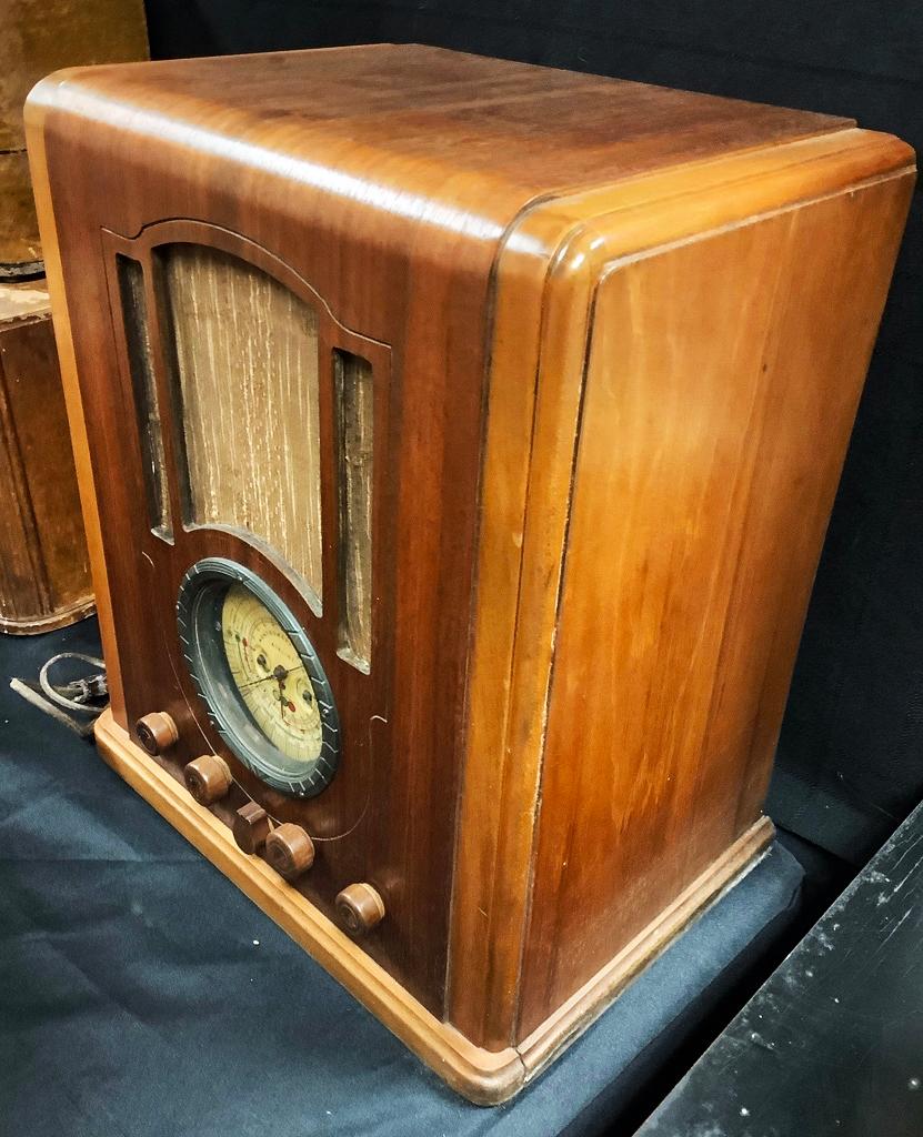 Vintage Montgomery Ward Airline Tombstone Radio - Wood Case, Model 62-190,