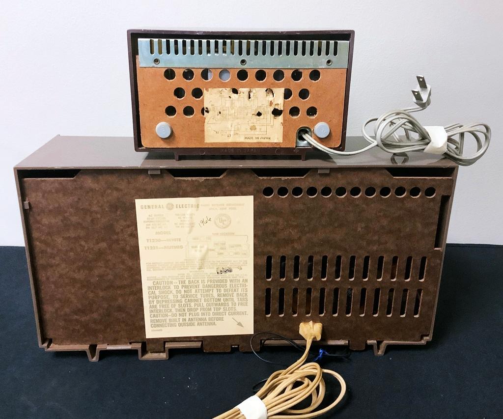 Royal Star Radio - 6"x3¾"x3½", Working;     General Electric Radio - Model