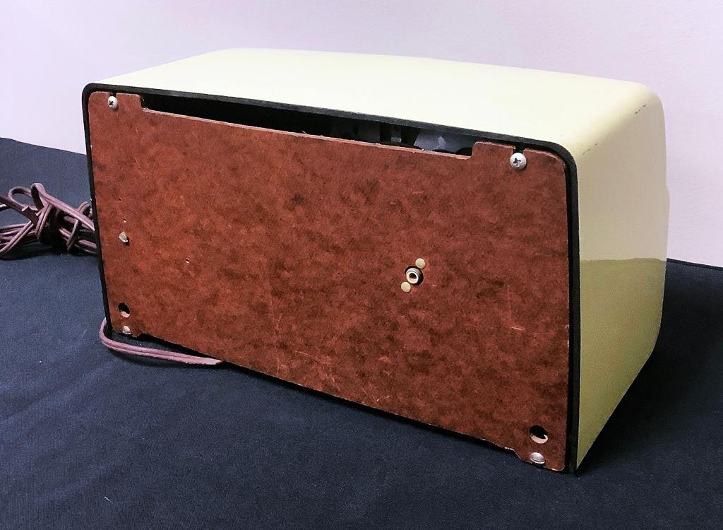 Crosley Radio - Bakelite Case, Model 10-137,12"x6½"x7"