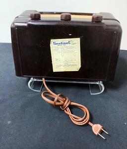 Sentinel Radio - Bakelite Case, Model 332, 12"x7"x7½", Working