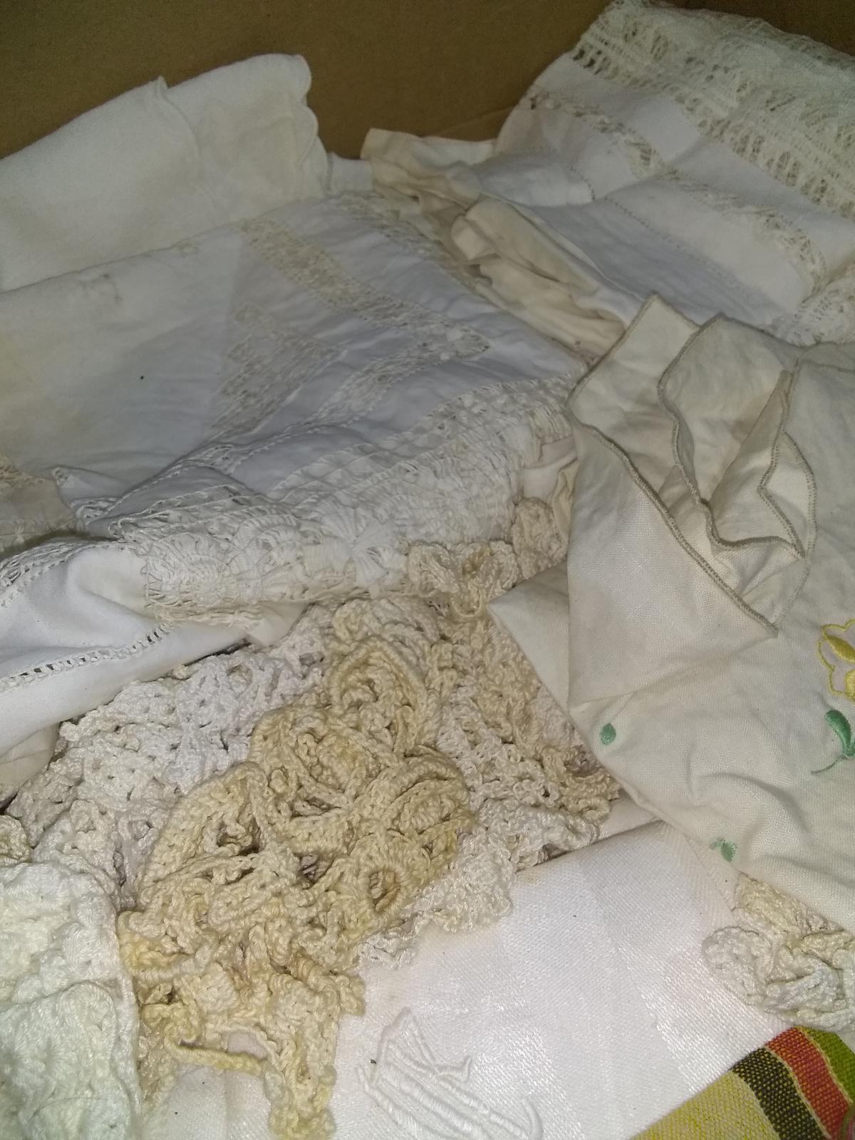 BL- Assorted Vintage Linens