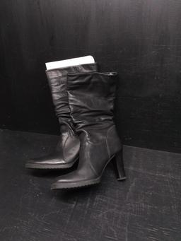 Pair Ladies Aldo Black Leather Boots Size 97