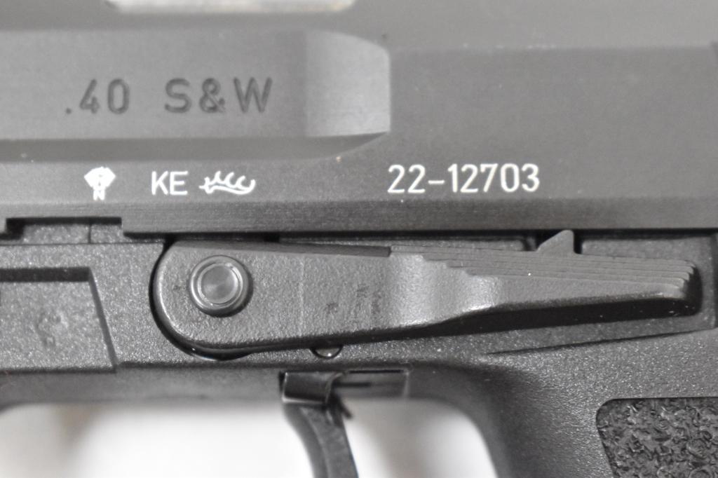 Gun. H&K model USP40 40 S&W cal Pistol