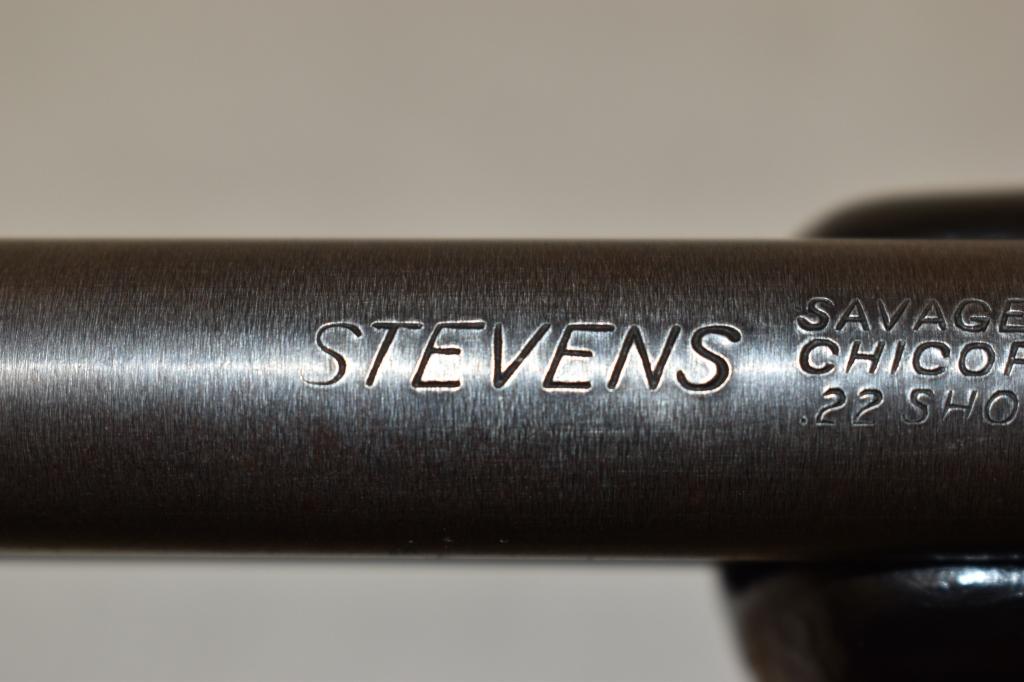 Gun. Stevens Model 86C .22 LR Rifle