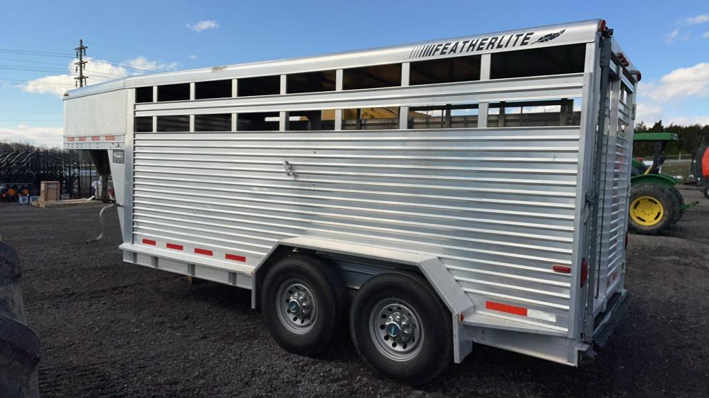 2001 FEATHERLITE 16' GOOSNECK STOCK TRAILER