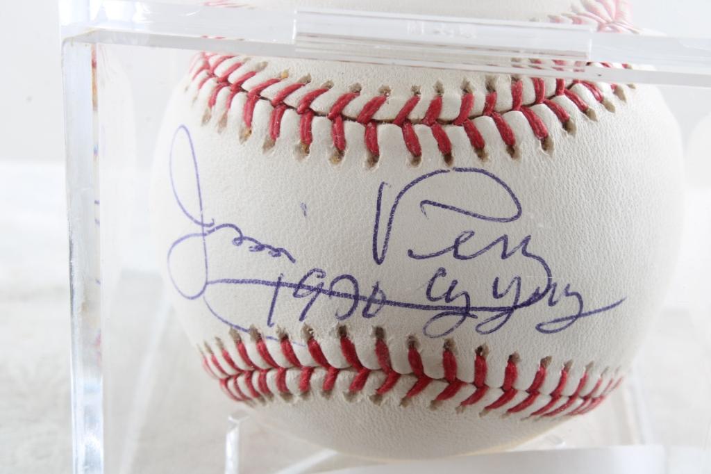 MLB Autographed Baseball Jim Perry in Case