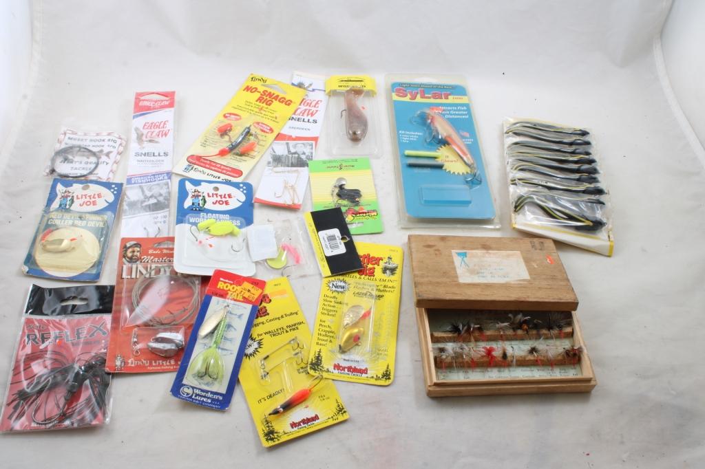 Fishing Lures & Tackle Trylon Flies in Wooden Box