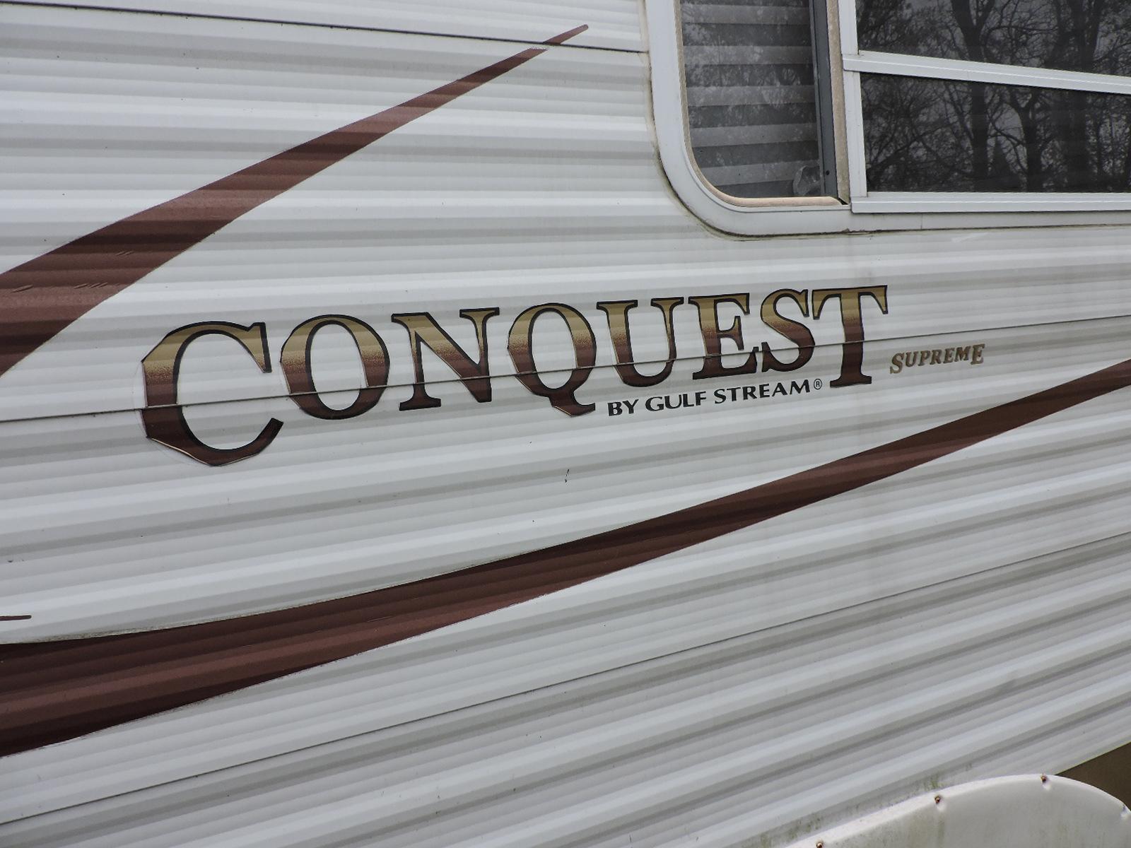 2004 Conquest Travel Trailer / Camper - by Gulf Stream Coach / with 2 Slides
