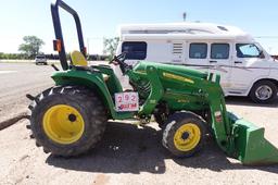 John Deere 3032E 305E Loader