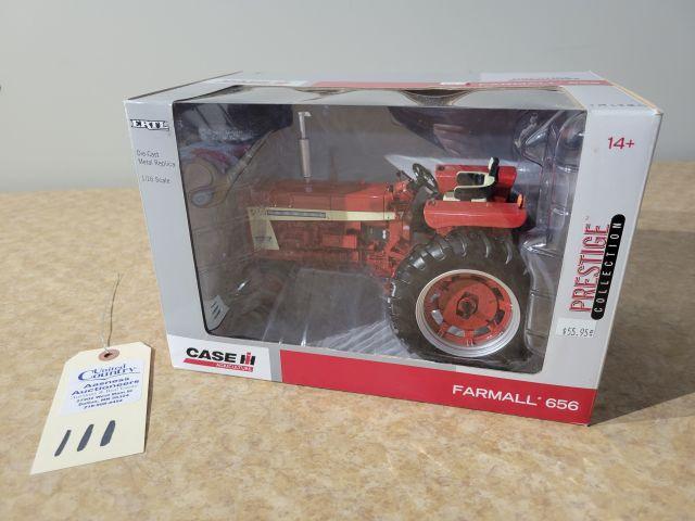 Ertl Farmall 656 Case/IH Prestige Series