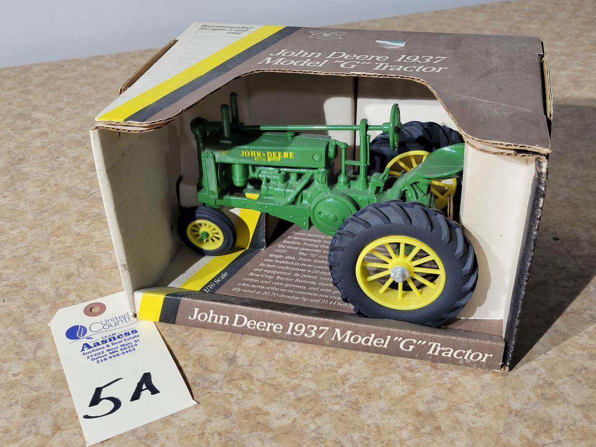 Ertl John Deere 1937 Model "G"