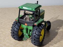 Ertl John Deere 4255 Tractor 1/16 Die Cast