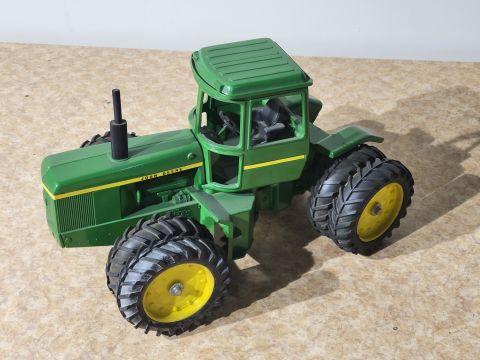 Ertl John Deere 30/40 Series 4WD Tractor