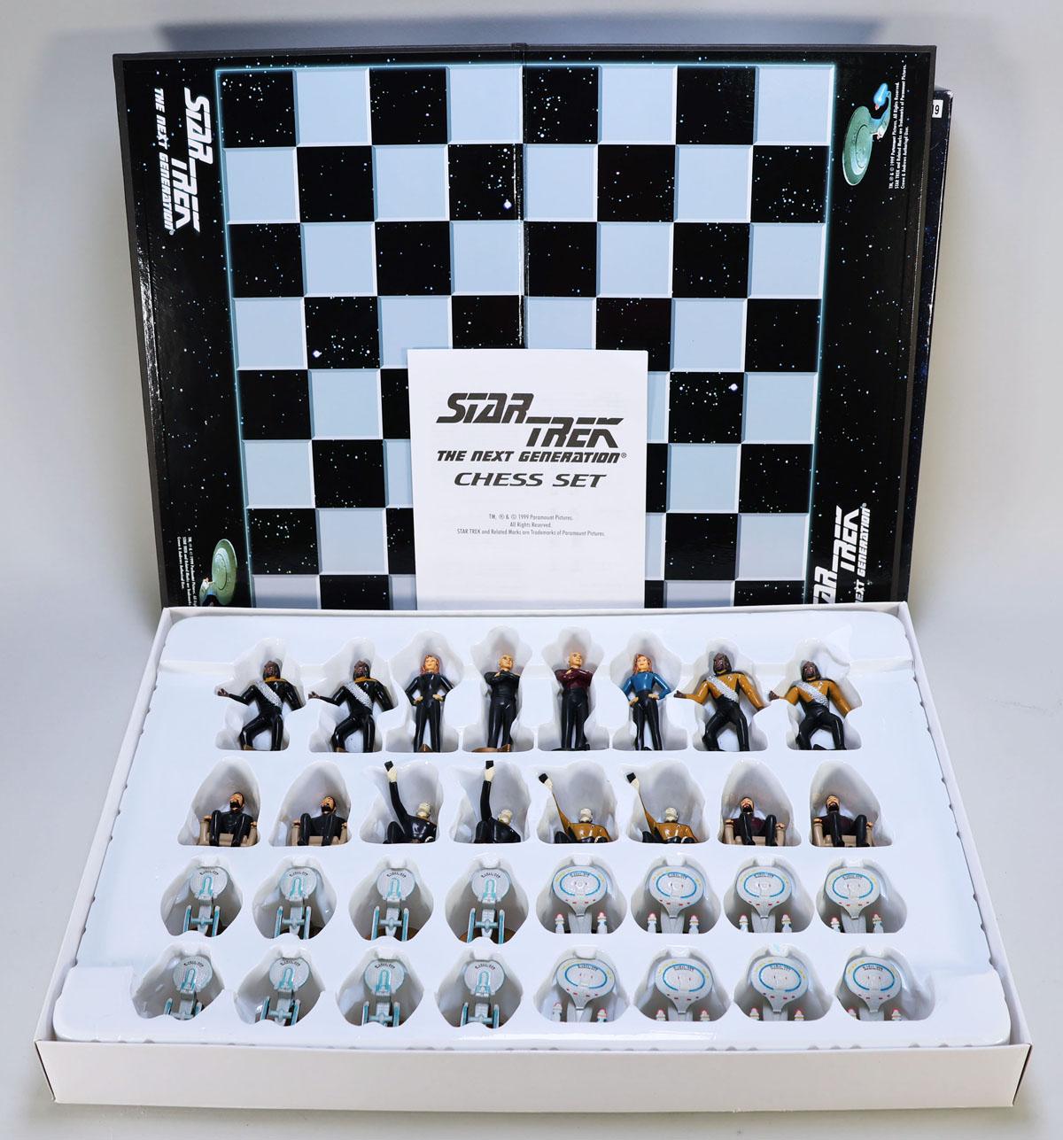 Star Trek The Next Generation Chess Set