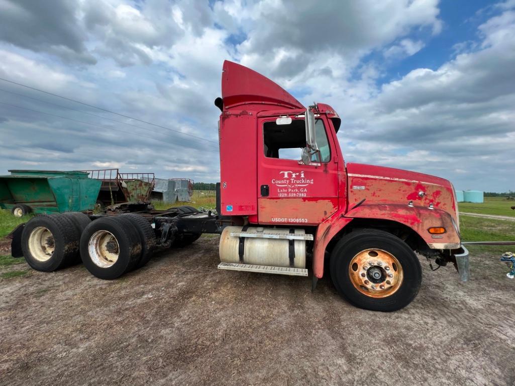 1996 Freightliner Chassis-Cab