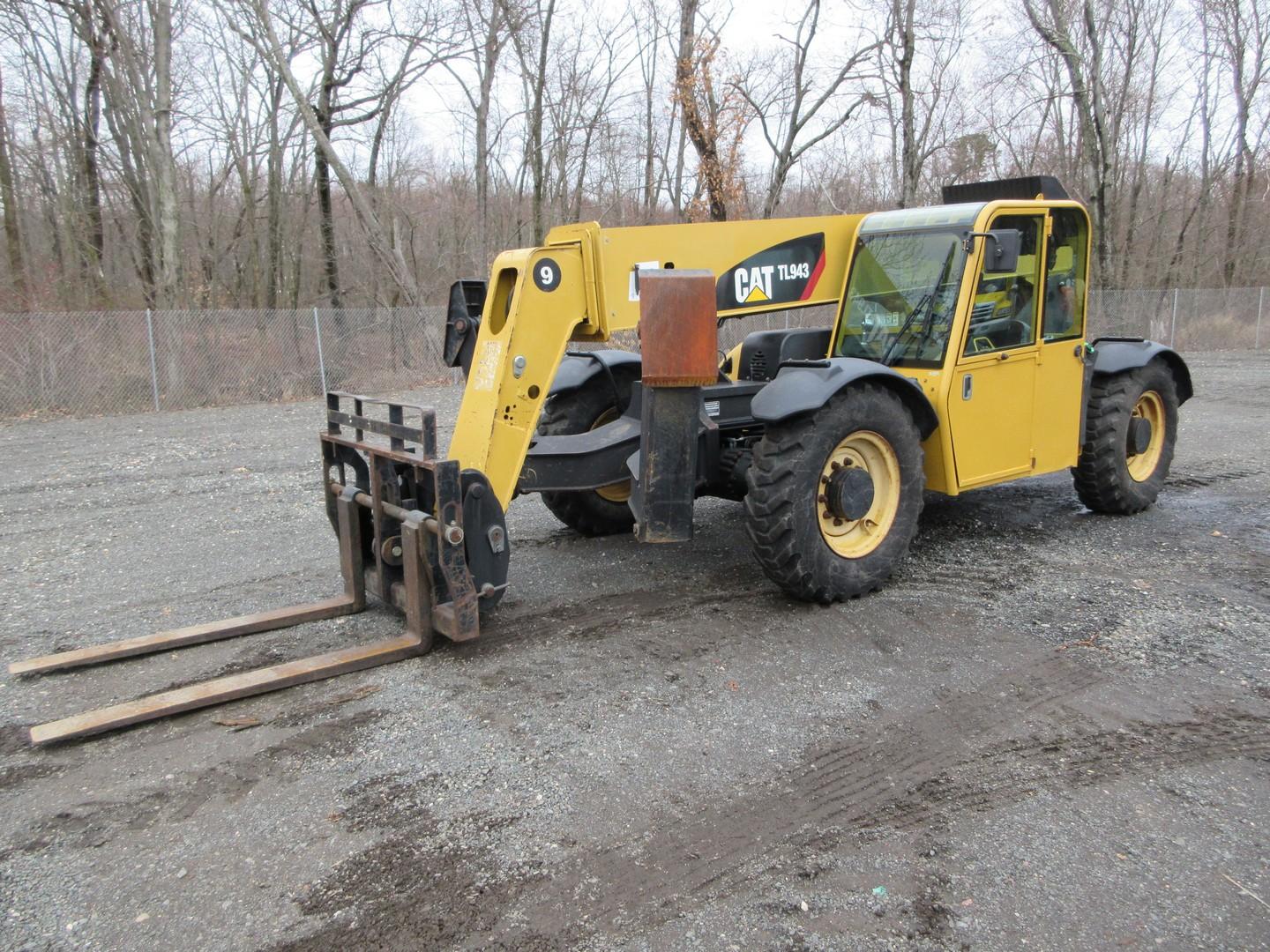 2010 Caterpillar TL943 Telescopic Forklift