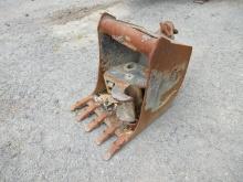 CP 24" Bucket With Teeth